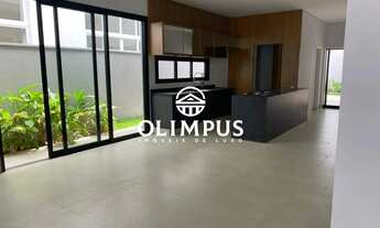 Imagem 2: Belíssima casa térrea disponível para locação no condomínio Splendido