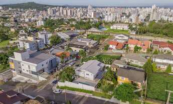 Imagem 5: Casa (Alvenaria), com 3 quartos e 1 banheiros à Venda, 388 m² em Criciúma/SC