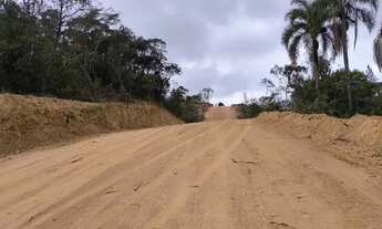 Imagem 2: Lote de 1.000m² com Paisagem Natural no Interior