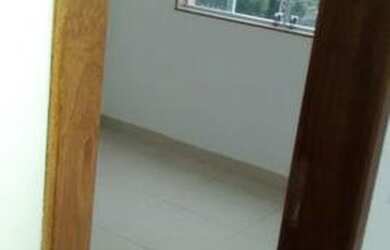 Imagem 5: Alugo Apartamento 2 quartos com Garagem e varanda no Araça