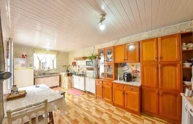 Imagem 4: Casa para venda com 2 quartos em Sítio Cercado - Curitiba - PR