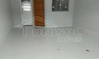 Imagem 2: A Unisol Imóveis aluga casa com três dormitórios sendo uma suíte e área gourmet com churra