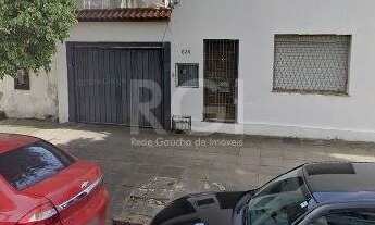 Imagem: Casa sobre terreno de 498m² no bairro Partenon