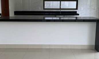 Imagem 3: Casa de condomínio para venda possui 195 metros quadrados com 4 quartos no cond. Caminho d