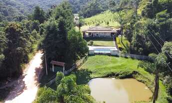 Imagem 2: Sítio com piscina!!