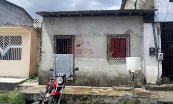 Imagem: VENDO AMPLA CASA COM 4 QUARTOS NO BAIRRO