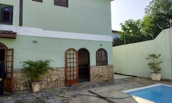 Imagem: Casa com 5 quartos, piscina e área gourmet