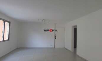 Imagem 2: Moema Pássaros: Apartamento com 3 dormitórios sendo 1 suíte com armários totalmente reform