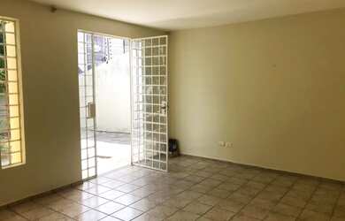 Imagem 5: Casa para aluguel possui 244 metros quadrados com 5 quartos em Planalto - Teresina - PI