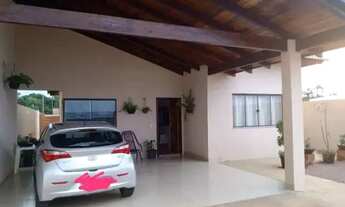 Imagem: R. Vende-se Casa com 2 quartos, 2 banheiros