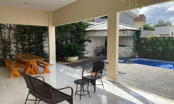 Imagem 3: Sobrado com 04 suítes e área de lazer com piscina e churrasqueira a carvão