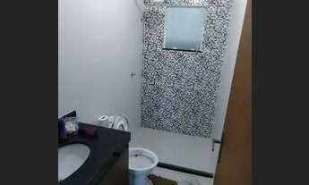 Imagem 3: Vendo casa com 2 quartos amplos, planejados, garagem coberta, aceita carro como parte paga