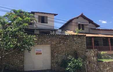Imagem 2: Casa com 4 dormitórios à venda em Belo Horizonte