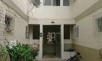 Imagem: Procuro moças para dividir apartamento