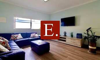 Imagem 2: Casa espaçosa com 6 quartos, 4 vagas de estacionamento e quintal - Aluguel disponível!