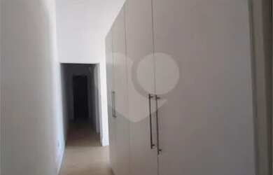 Imagem 5: Casa com 330 m2 subdividida em 3, ideal para famílias grandes