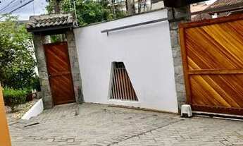 Imagem 2: Casa alto padrão com 3 dormitórios e em excelente localização