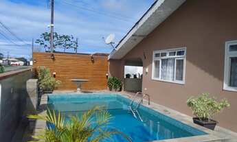 Imagem: Casa com piscina em Guaratuba