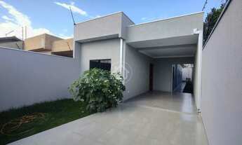 Imagem: CASA COM 3 DORMITORIOS E 01 SUITE - SANTA