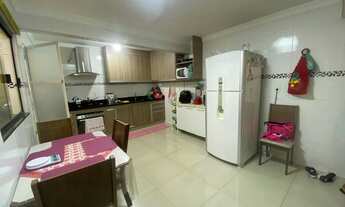 Imagem 2: Qn 01 - Casa escriturada, sobrado de 03 pavimentos!