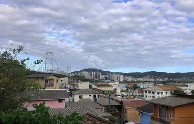 Imagem 2: Casa com 2 quartos/dormitórios no bairro Estreito, em Florianópolis- SC