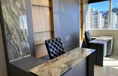 Imagem 2: Sala comercial frente mar e mobiliada com 38,50m² e 1 vaga em Meia Praia -Itapema/SC