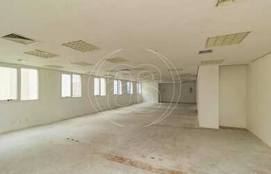 Imagem 4: Sala comercial para locação em Moema Pássaros, com 140m², 5 vagas e 5 salas!