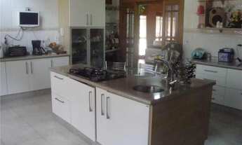 Imagem 3: Casa com lareira e jardim, Parque Nova Jandira, Jandira