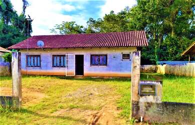 Imagem 3: Casa para venda tem 100 metros quadrados com 5 quartos em Ubatuba - São Francisco do Sul