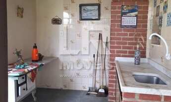 Imagem 6: Casa com 2 quartos e excelente área externa em rua asfaltada próximo ao centro comercial