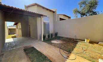 Imagem: Casa com 2 quartos, sendo uma suíte - Bairro