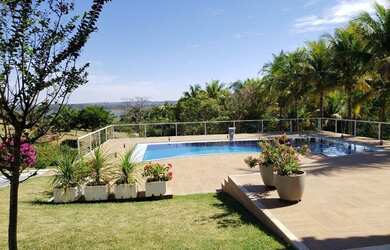 Imagem 2: Linda Chácara a Beira do Lago, Três Rancho - GO