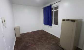 Imagem 3: IMOBILIÁRIA SCHOTKIS ALUGA APARTAMENTO JK SEMIMOBILIADO, 4º ANDAR, LATERAL, COM ELEVADOR