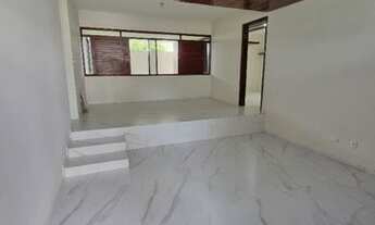 Imagem 2: Linda Casa, Excelente localização - 4 quartos (1 suíte) - Completamente Reformada