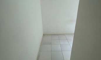 Imagem 3: Aluguel 2/4 caji Lauro 1 andar 900,00 armários cozinha