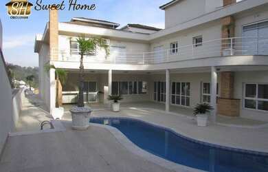 Imagem 2: Belíssima casa à venda no Alphaville Residencial 10, reformada!!!