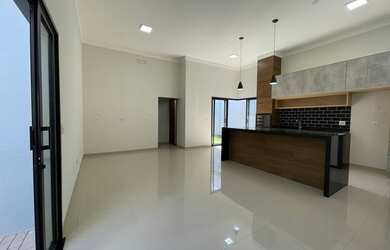 Imagem 5: Casa para venda tem 135 metros quadrados com 3 quartos em Jardim Serra Azul - Araraquara