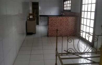 Imagem 2: Casa para venda possui 360 metros quadrados com 4 quartos em Monte Castelo - Fortaleza - C