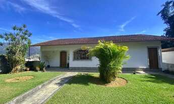 Imagem 2: Casa para Venda em Teresópolis, Várzea, 3 dormitórios, 1 suíte, 2 banheiros, 2 vagas