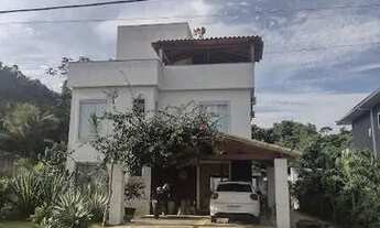 Imagem: Casa Duplex com fino acabamento no condomínio