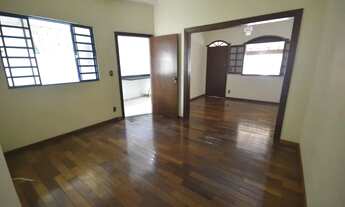 Imagem 2: Casa com 3 dormitórios à venda em Belo Horizonte