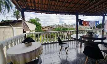 Imagem 4: Casa com 4 dormitórios à venda em Contagem