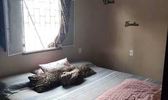 Imagem 5: Casa em baixo mas 2 apartamentos em cima e um ponto na frente