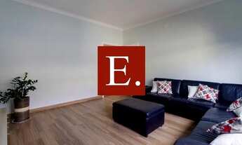 Imagem 3: Casa espaçosa com 6 quartos, 4 vagas de estacionamento e quintal - Aluguel disponível!