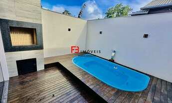 Imagem 7: Sobrado para venda possui 115 metros quadrados com 1 quarto em Mariscal - Bombinhas - SC