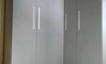 Imagem 5: Vendo uma linda casa em um bairro residencial