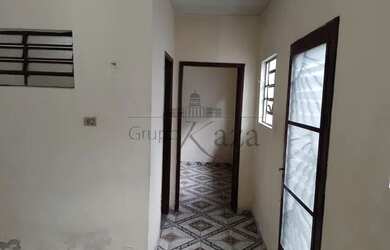 Imagem 2: Jacarei - Casa Padrão - Jardim das Industrias