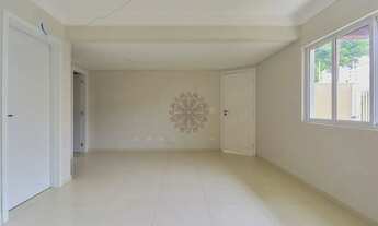 Imagem 3: Sobrado independente em Santa Felicidade com suíte, ático e 2 vagas de garagem