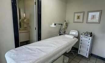 Imagem 2: Barra Medical Consultório frontal à venda na prestigiada Avenida das Américas