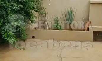 Imagem: Casa no Bairro Santa Cruz com 03 dormitórios